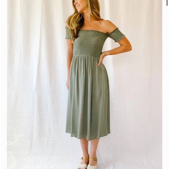 Lulus green Midi Dress - Picture 3 of 5